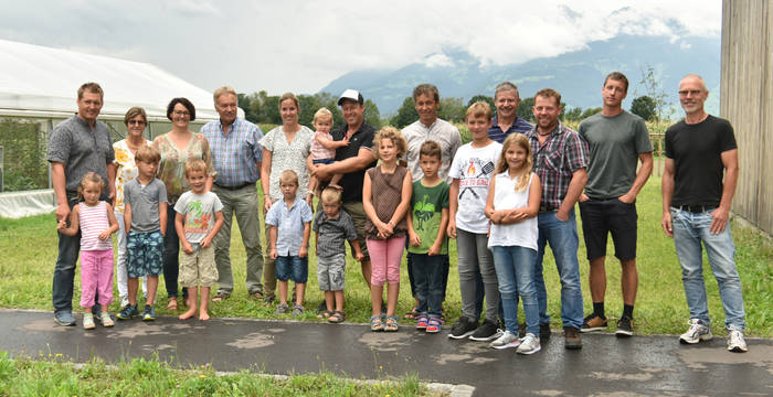 ie Gewinner der 2. Heckenmeisterschaft mit ihren Familien.