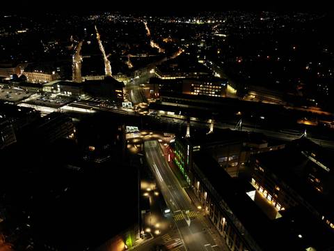 Stadt bei Nacht © Saryl Bahri